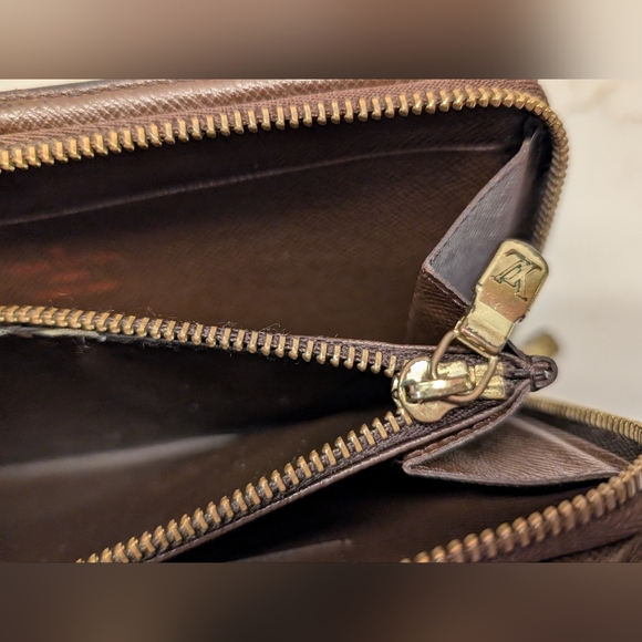 Louis Vuitton Damier Wallet - Brown Coated Canvas - Picture 11 of 16